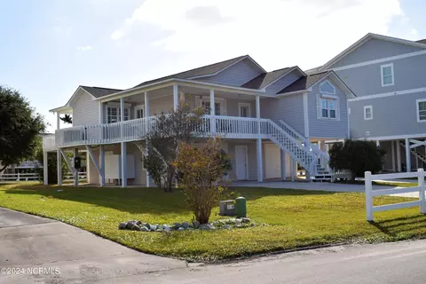 191 Yacht Watch Dr, Holden Beach, NC 28462