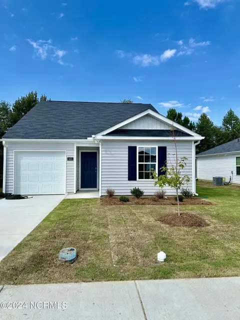 1421 N Wilshire Ct, Kinston, NC 28504