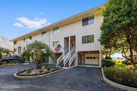 1200 Saint Joseph St #7, Carolina Beach, NC 28428