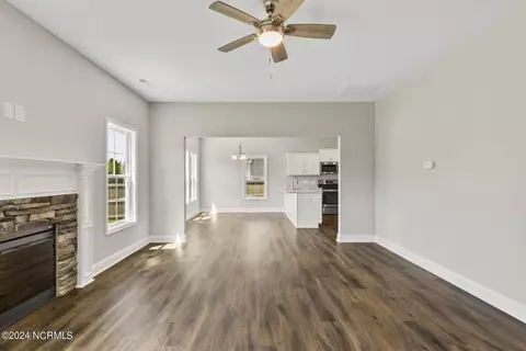 306 Mango Pl N, Hubert, NC 28539 photo 9