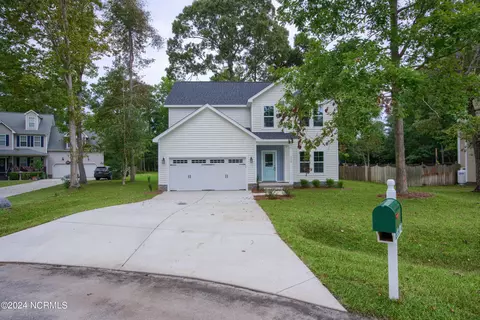 332 Osprey Point Dr, Sneads Ferry, NC 28460