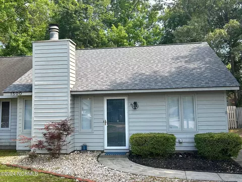 1500 Dartmouth Ln #A, New Bern, NC 28562