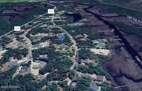 6484 Walden Pond Ln SE, Southport, NC 28461