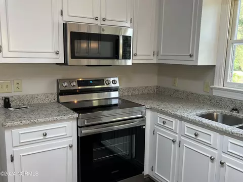 2713 Kent Dr, Greenville, NC 27858 photo 11
