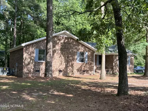 2713 Kent Dr, Greenville, NC 27858 photo 3