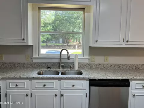 2713 Kent Dr, Greenville, NC 27858 photo 10