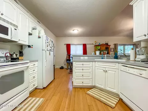 890 Burning Tree Rd, Pinehurst, NC 28374 photo 17