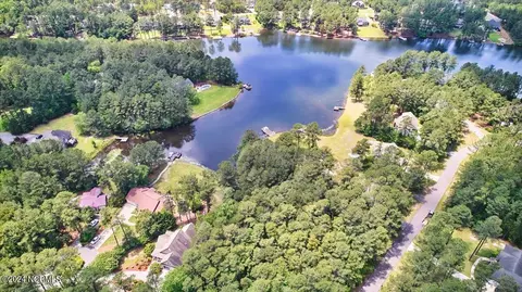 16 Lakeshore Dr, Wagram, NC 28396