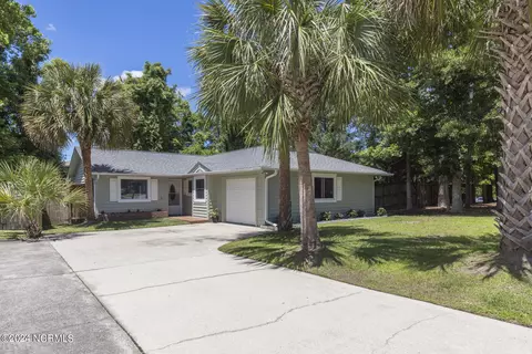 602 Independence Dr, Jacksonville, NC 28546