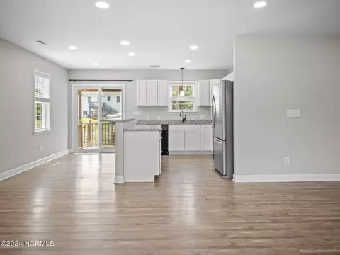 193 Oyster Ln, Hubert, NC 28539 photo 9