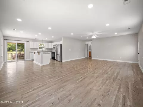 193 Oyster Ln, Hubert, NC 28539 photo 5