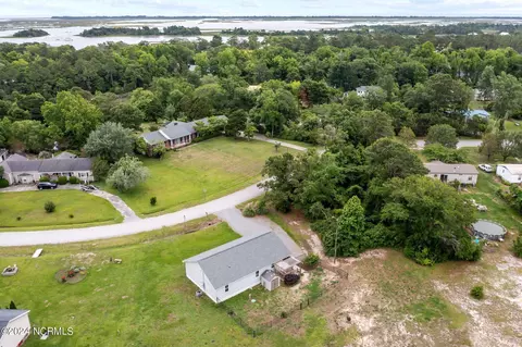 193 Oyster Ln, Hubert, NC 28539 photo 3