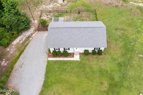 193 Oyster Ln, Hubert, NC 28539 photo 2