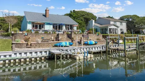116 Beechwood Dr, Pine Knoll Shores, NC 28512