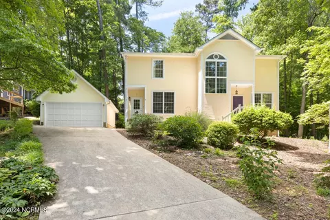 103 Bristol Dr, Chapel Hill, NC 27516