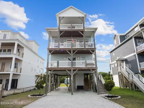 2667 Island Dr, North Topsail Beach, NC 28460
