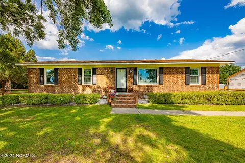 700 Antioch Rd, New Bern, NC 28560