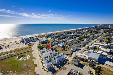 102 W Terminal Blvd #12, Atlantic Beach, NC 28512