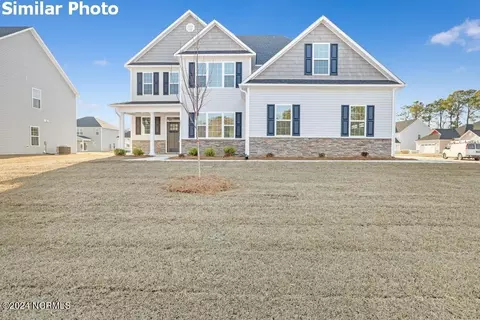 613 Carmel Dr, Sneads Ferry, NC 28460