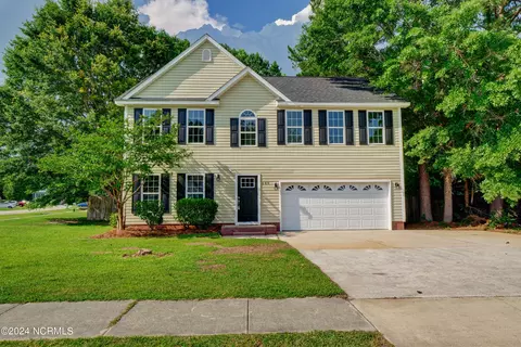 106 Tucker Creek Ln, Havelock, NC 28532