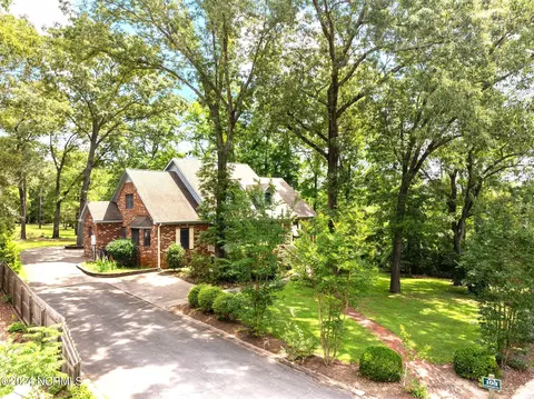 103 Compass Ct, New Bern, NC 28562