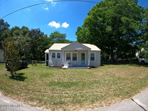 228 Beauty Rd, West End, NC 27376