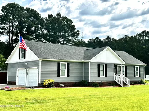 1100 Meadow Dr, Elizabeth City, NC 27909