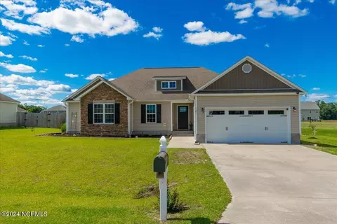 121 Cypress Manor Ct, Jacksonville, NC 28540