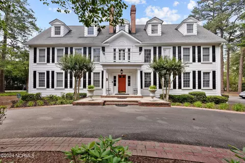 160 Palmetto Rd #2, Pinehurst, NC 28374