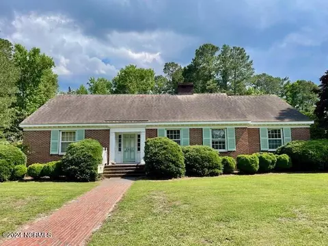 5821 E Lang St, Fountain, NC 27829