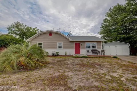 330 Burbank Rd, Wilmington, NC 28412