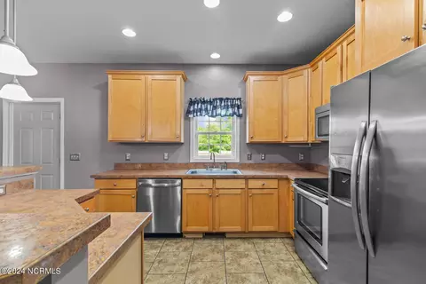 204 Michel Ct, Hubert, NC 28539 photo 9