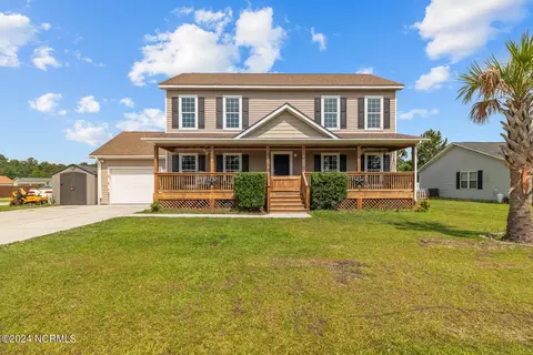 204 Michel Ct, Hubert, NC 28539