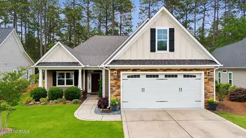 315 N Bracken Fern Ln, Southern Pines, NC 28387