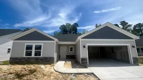 609 Blackthorne Cir NW, Calabash, NC 28467