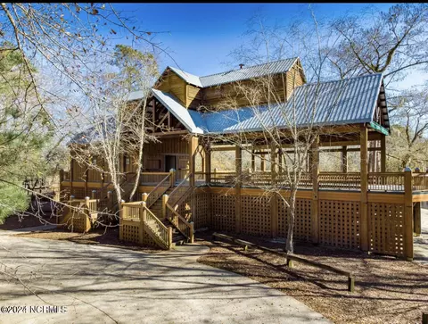 Exterior - 263 Red Fox Run Dr, Wallace, NC 28466 photo 8 of 10