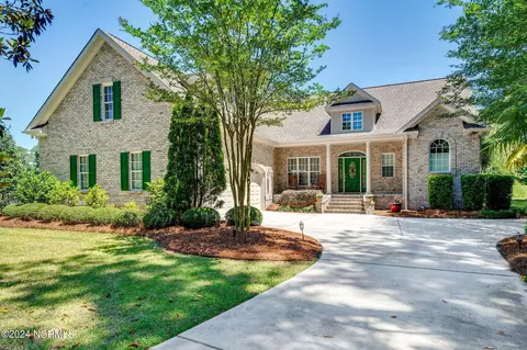 263 Red Fox Run Dr, Wallace, NC 28466