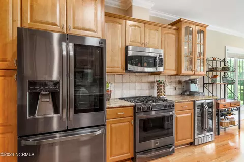 Kitchen - 263 Red Fox Run Dr, Wallace, NC 28466 photo 2 of 4