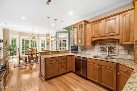 Kitchen - 263 Red Fox Run Dr, Wallace, NC 28466 photo 4 of 4