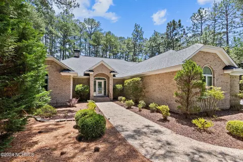 22 Edinburgh Ln, Pinehurst, NC 28374