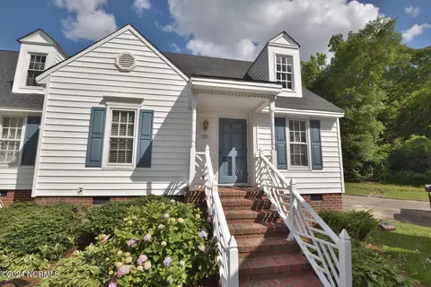 921 S Hornbeam Dr, Rocky Mount, NC 27804