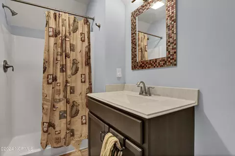 Bath - 194 Cellars Way, Wallace, NC 28466 photo 1 of 5