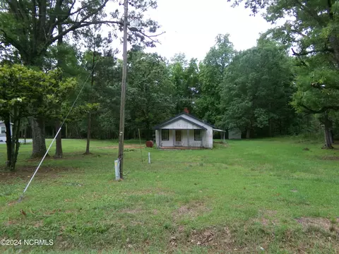 4186 Airport Rd, Clarkton, NC 28433