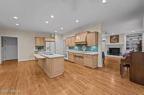 Kitchen - 27 Northam Ct, Pinehurst, NC 28374 photo 4 of 4