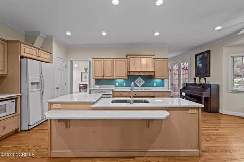 Kitchen - 27 Northam Ct, Pinehurst, NC 28374 photo 2 of 4