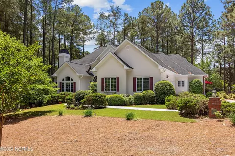 27 Northam Ct, Pinehurst, NC 28374