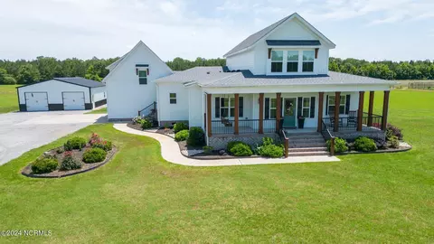 585 NW Backwoods Rd, Moyock, NC 27958