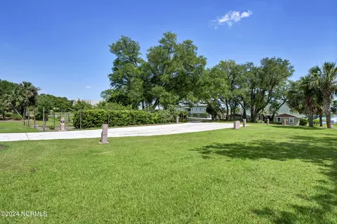 Exterior - 336 Olde Point Loop, Hampstead, NC 28443 photo 1 of 21