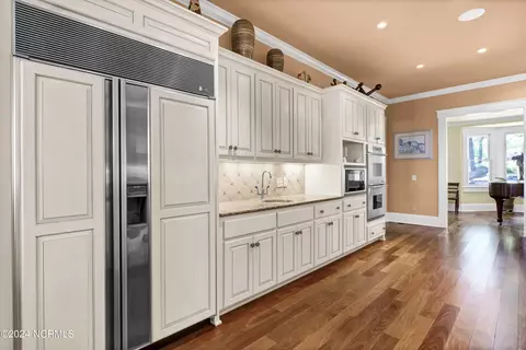 Kitchen - 336 Olde Point Loop, Hampstead, NC 28443 photo 2 of 4