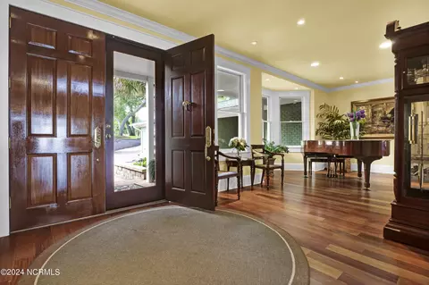 Entry Way - 336 Olde Point Loop, Hampstead, NC 28443 photo 1 of 4